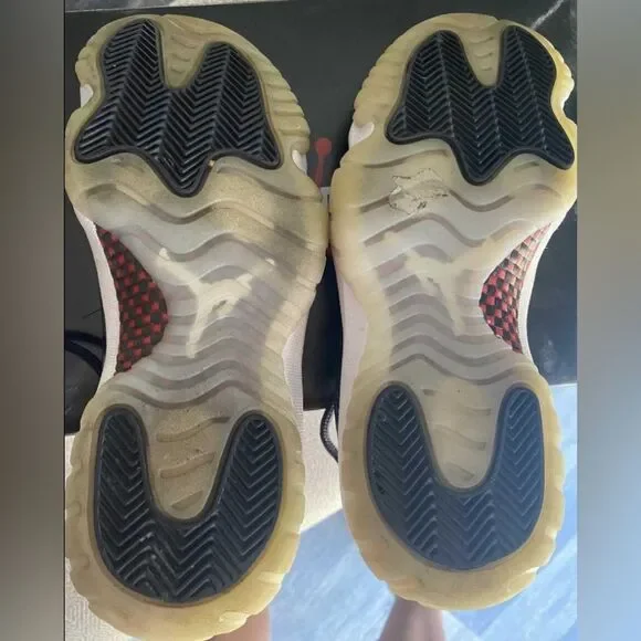 Air Jordan 11 Low Black White Mens Sneakers Retro Patent Leather Size 7 - Picture 2 of 5